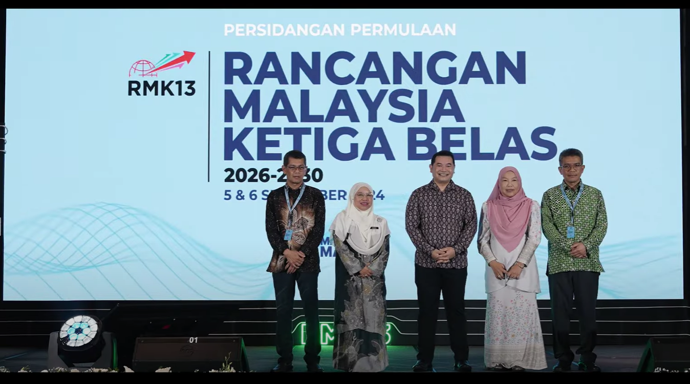 MAJLIS PELUNCURAN <br>PERSIDANGAN PERMULAAN RMK13